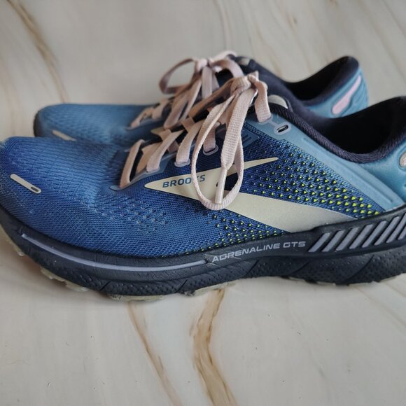 Women's Brooks Adrenaline size 8 - Picture 1 of 4